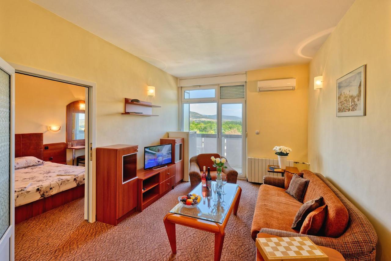 Augusta Spa Hotel Χισάρια Εξωτερικό φωτογραφία